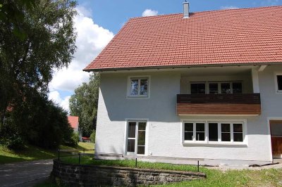 Landliebe: 3 Zimmer-Wohnung mit Balkon in Dickenreishausen b. Memmingen!