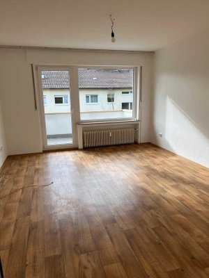 Attraktive 2-Zimmer-Wohnung mit Balkon und Einbauküche