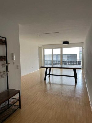 Schöne 3-Zimmer-EG-Wohnung mit Balkon und Einbauküche in Toplage Aalen zum 15.07.25 zu vermieten