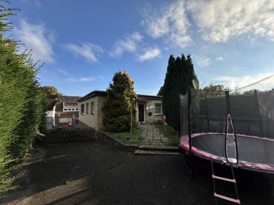 Teil vermietetes Wohn- und Geschäftshaus mit angrenzendem Bungalow in Alsdorf-Broicher-Siedlung