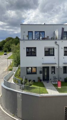 Attraktives und gepflegtes 5-Zimmer-Reihenendhaus mit geh. Innenausstattung und EBK in Plochingen