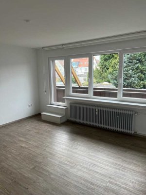 Helle 2,5-Zimmer Wohnung mit Balkon und beheizter Loggia im 1. OG in Wattenscheid-Höntrop