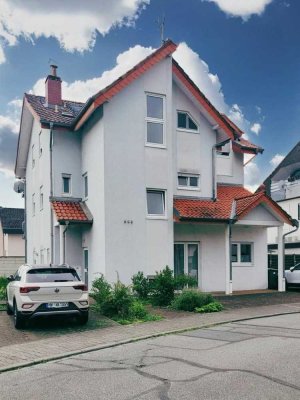 Helle Dachgeschosswohnung in ruhigem Wohngebiet