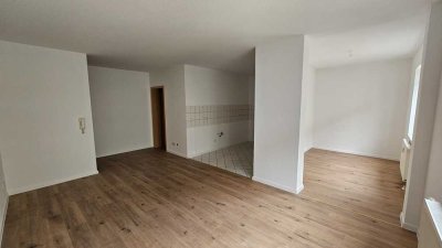 Schöne 1 Raum Wohnung neu renoviert