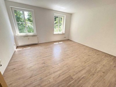 Schöne 3 Zimmer Wohnung mit Dusche und Balkon!