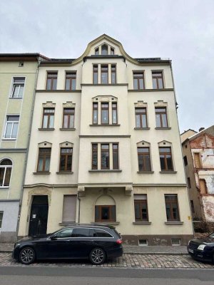schöne offene 4 Zi.-DG-Wohnung mit neuer EBK und Balkon