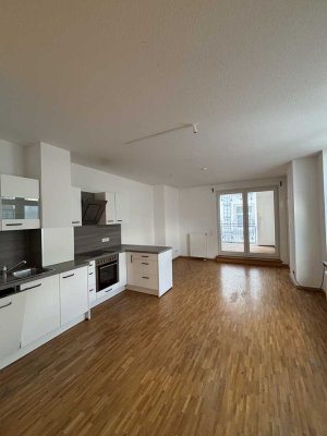 Attraktive 3 Zimmer-Wohnung mit EBK und Terrasse im Bahnhofsviertel von Frankfurt