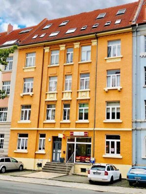Geräumige 4 Zimmer Wohnung mit großzügigem Balkon und Kamin in guter Lage