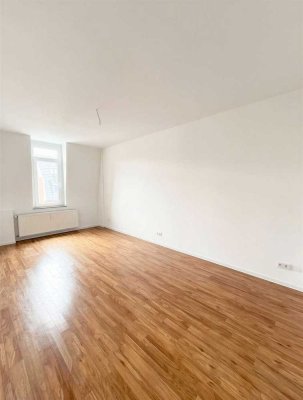 Lichtdurchflutete und modernisierte 4 Zi.- Maisonette-Whg. mit sehr guter Raumaufteilung.