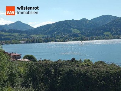 VERMIETET, Tegernsee 
 3 Zimmerwohnung im 2 OG, zwei Balkone mit Seeblick u. TG Platz.
