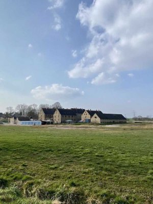 Gebäudekomplex 25 WE aus 5 MFH zur Sanierung - teilw. vermietet