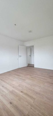 Renovierte helle 2-Zimmer Wohnung mit Wohnküche