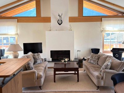 KITZBÜHEL - SONNIGE DG-WOHNUNG, LUXURIÖS &amp; KOMPLETT EINGERICHTET