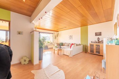 Geräumige 4-ZKB-Wohnung mit Balkon, Stellplätzen und praktischen Extras