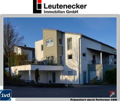 Hochwertig und lichtdurchflutet: Stilvolles Haus mit Garten und Ausblick