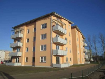 Aufzug und Balkon: 3-Zimmer-Wohnung mit Stellplatz in Greifswald