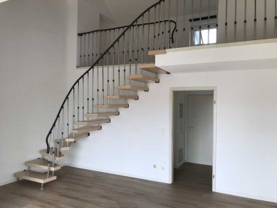 Gepflegte 1,5-Raum-Single-Maisonette-Wohnung mit Einbauküche, Balkon und TG in Rastatt