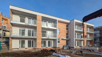 ERSTBEZUG: kleine Wohnung mit größeren Garten