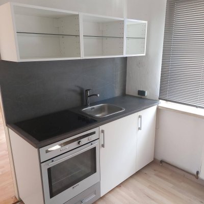 Vollmöblierte 2-Zimmer Altbauwohnung mit Badewanne und vollständiger Küche