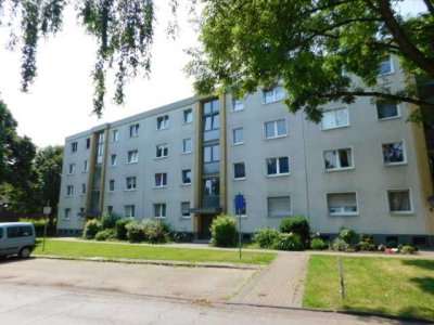 ***Renoviert und bezugsfertig... 3-Zimmerwohnung in ruhiger Lage mit Einbauküche und Balkon***