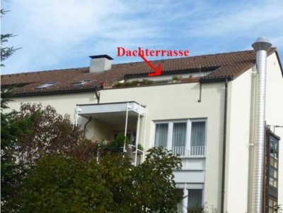Gemütliche 2,5- Zimmer- Wohnung mit großer Dachterrasse