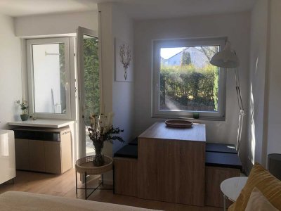 Hochwertig saniertes und komplett ausgestattetes Einzimmer-Studio mit Terrasse am Killesberg
