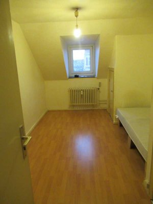 Mansardenzimmer in der Holtenauer Str. 90 zu vermieten- Otto Stöben GmbH