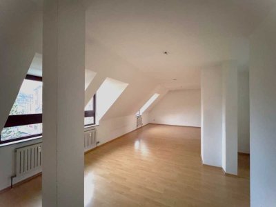 Großzügiges, lichtdurchflutetes Dachgeschoss-Appartement