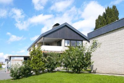 Fuldabrück-Dörnhagen: großzügiges Einfamilienhaus mit Wellnessbereich, Doppelgarage und Grundstück