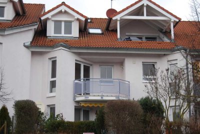 Sehr schöne helle 2-Zimmer Wohnung in Ditzingen-Hirschlanden mit Südbalkon