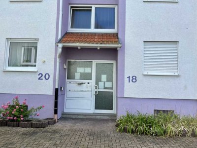 Stilvolle, modernisierte 4-Raum-Souterrain-Wohnung mit geh. Innenausstattung mit Balkon und EBK