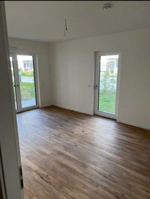 Moderne 2 Zimmer Neubauwohnung mit Terrasse und EBK