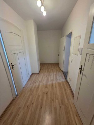 Attraktive 3-Zimmer Wohnung in Gera Stadtmitte,  hell, Süd-West-Balkon - sonnig