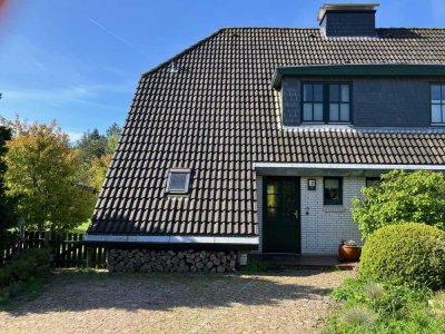 Exklusive Doppelhaushälfte mit wunderschönem Garten in bester Lage zu verkaufen