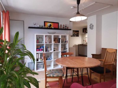 2,5 Zimmer plus Küche mit Wohn-/Essbereich