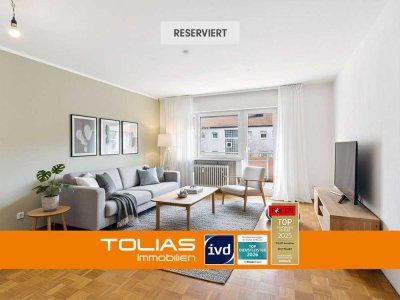 Mit Blick über die Nachbarschaft und die City in Reichweite: Zwei Zimmer mit Stellplatz in Feuerbach