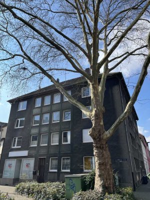 Preiswert--Renoviert- Familienwohnung --3 Zimmer-Garten- zentral in Rotthausen - sofort-