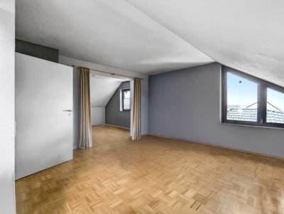 Leerstehende 5-Zimmer-Wohnung mit Balkon & Garage