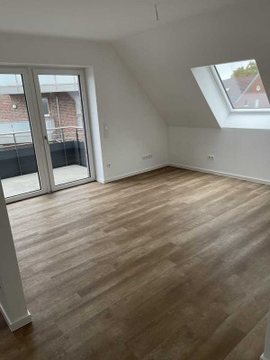Stilvolle Dachgeschosswohnung mit Balkon