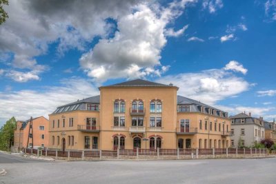**lichtdurchflutete 2 Zimmer Wohnung mit Terrasse