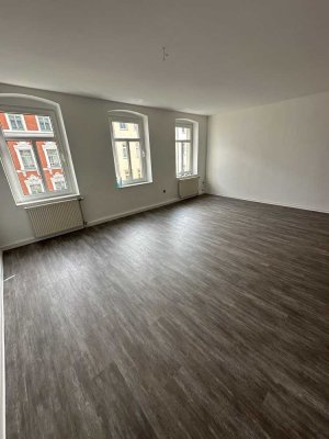 Vollständig renovierte 3-Raum-Wohnung mit Balkon in Gera
