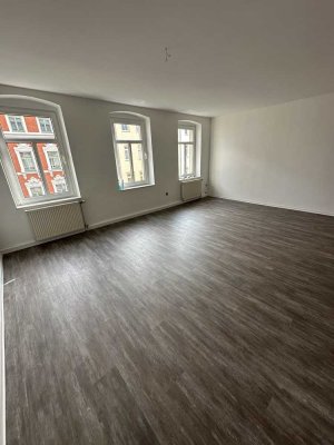 Günstige, vollständig renovierte 3-Zimmer-Wohnung mit Balkon in Gera