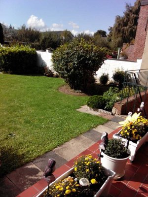 Moderne drei Zimmer Wohnung in ruhiger Seitenstraße