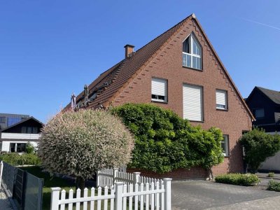 Große Erdgeschosswohnung mit 4 Zimmern & 2 Pkw-Stellplätzen