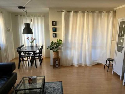 Schöne 2 ZKB-Balkonwohnung in zentraler Lage mit Tiefgaragenstellplatz