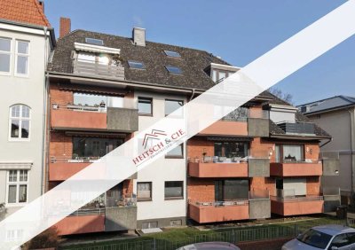 Provisionsfrei: 3-Zi-Wohnung mit Balkon & TG-Stellplatz Ecke in der Kalandstraße!
