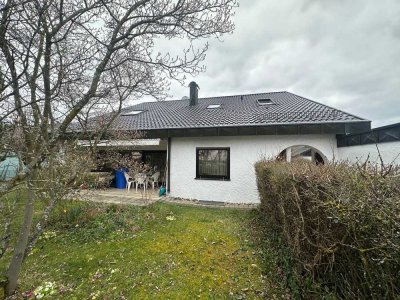 ***FamilienTraum in Bettringen – Großzügiges Zweifamilienhaus mit Garten, Balkon & Doppelgarage***