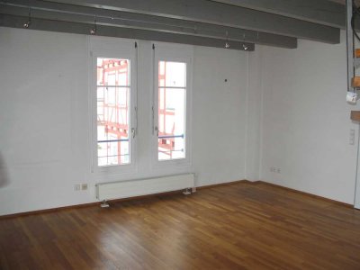 Schöne und gepflegte 4-Raum-Maisonette-Wohnung mit gehobener Innenausstattung in Herrenberg