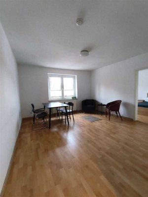 Helle teilmöblierte 2,5 Raum Wohnung mit Küche