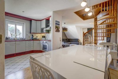 **Helle 3-Zimmer-Maisonette mit EBK, Dachterrasse & Garage in Mainz-Weisenau**
